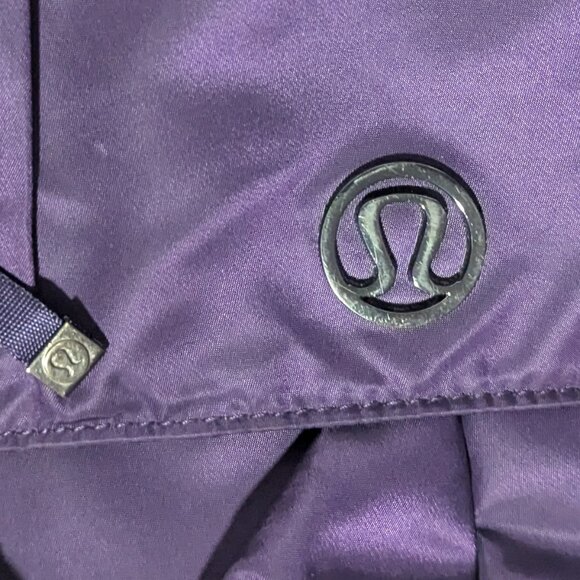 Lululemon Urban Yogini Messenger Bag in Royal Purple - Picture 5 of 16